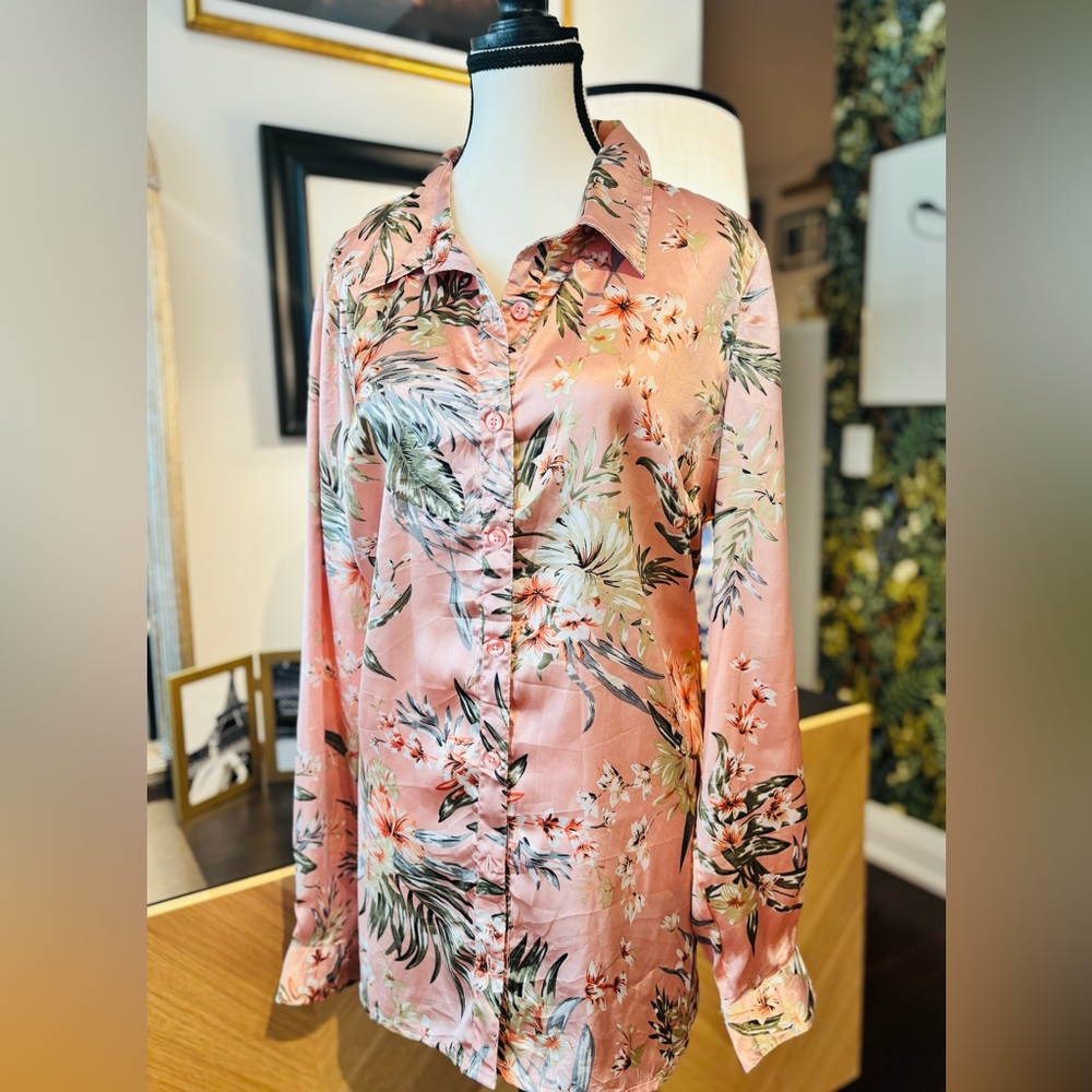 GUESS Floral Pink Satin Blouse XL - Picture 5 of 10
